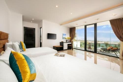 Elegance Triple with Balcony and Sea View