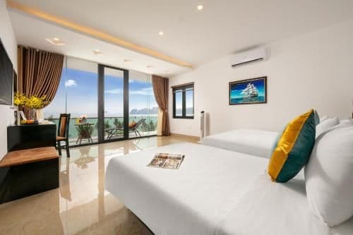 Elegance Triple with Balcony and Sea View