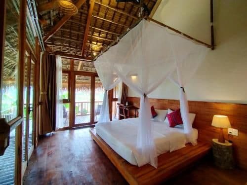 Premier Bungalow with Mountain View