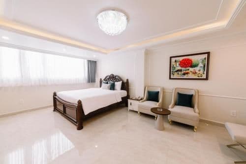 Executive Suite with Window