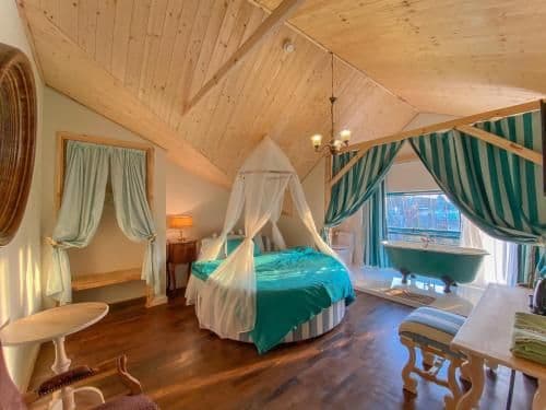 King Room with Mountain View