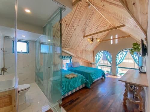 Quadruple Room with Private Bathroom