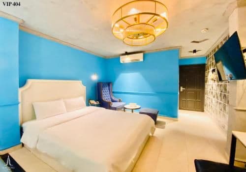 Large Double Room