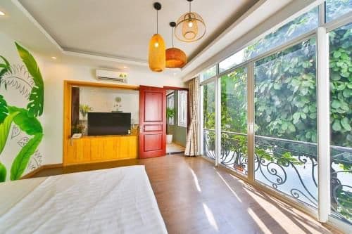 Apartment with Lake View