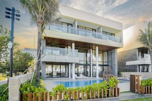 Beachfront Six-Bedroom Pool Villa - Free Airport Transfers & 1 Set Afternoon Tea-Terms and condition applied