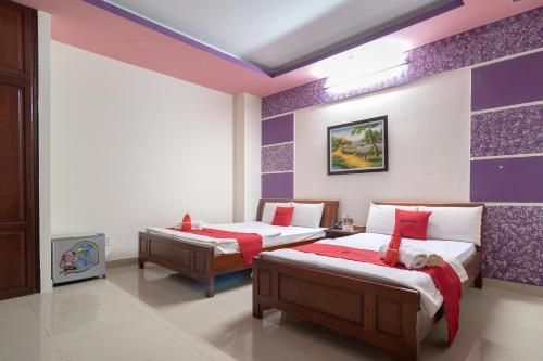 RedDoorz near Tan Huong Market 20