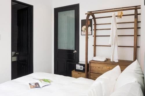 Deluxe Two-Bedroom Apartment with Balcony