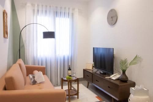 Deluxe One-Bedroom Apartment with Balcony
