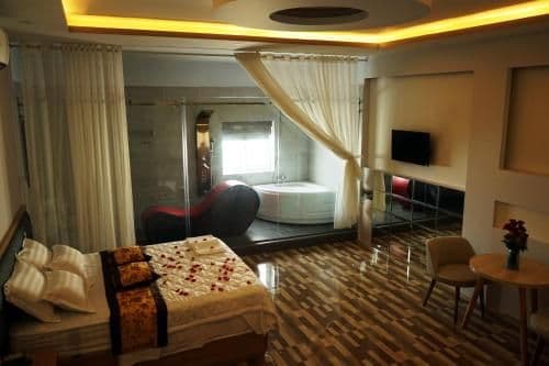 Deluxe King Room