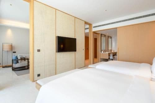 Monogram Suite Twin Ocean View with Monogram Lounge Access