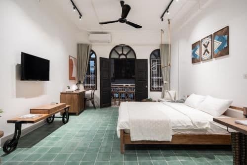 Deluxe King Suite