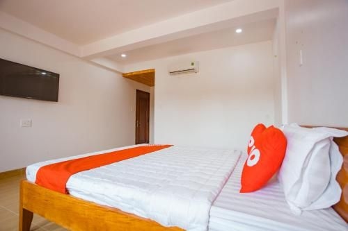 OYO 882 Lucky Hotel0