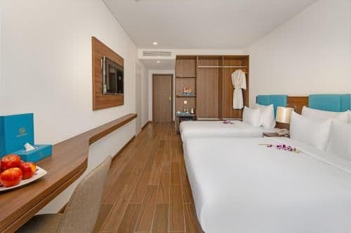 Deluxe Triple Room with City View