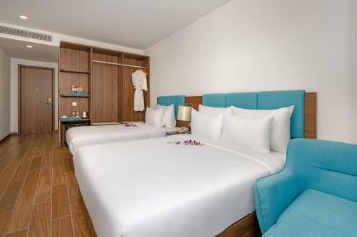 Deluxe Triple Room with City View