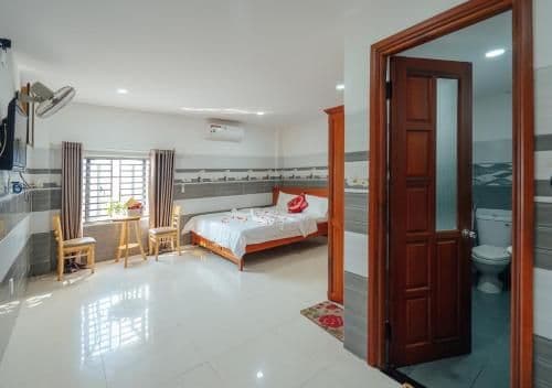 Deluxe Room (2 Adults + 1 Child)
