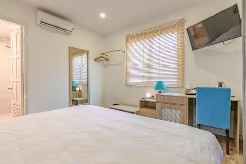 Deluxe King Room with Balcony