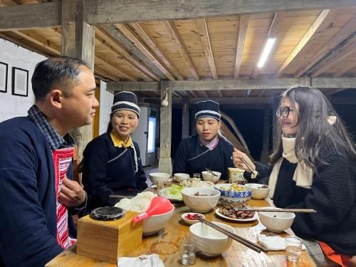 Nam Ly Homestay - Breakfast included3