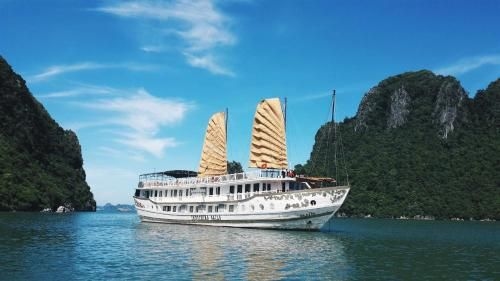 Indochina Sails Premium (Indochina Sails Cruise)0