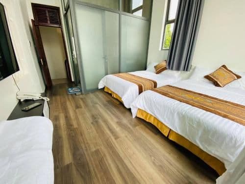 Deluxe Room (2 Adults + 1 Child)
