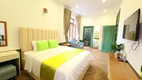 Superior King Room