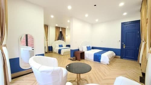 Deluxe Family Room