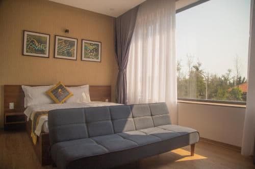 Deluxe Double Room with Side Sea View