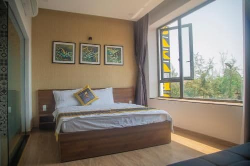 Deluxe Double Room with Side Sea View