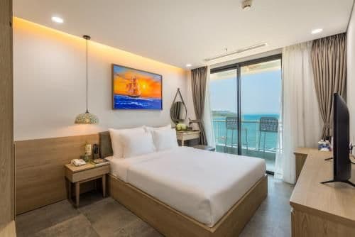 Deluxe Double Room with Balcony and Sea View