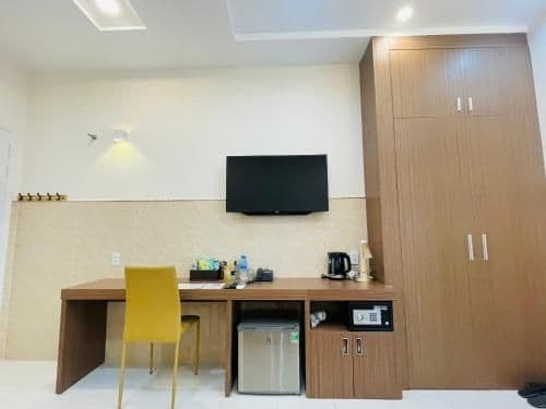 Deluxe Room (2 Adults + 1 Child)