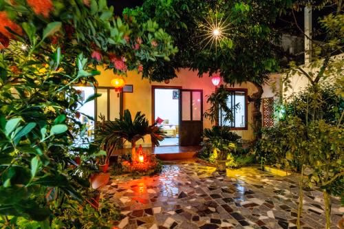 Tam Coc Lotus Flower Homestay0