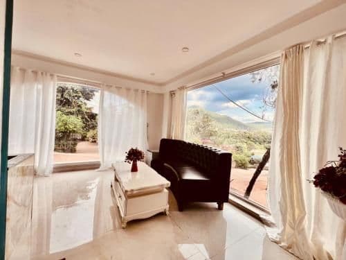 Standard Single Room with Mountain View