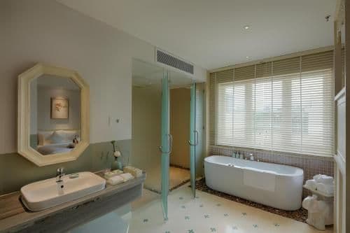 Au Lac Charner Suite + Afternoon tea on rooftop
