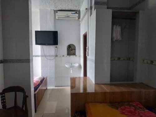 Quadruple Room with Private Bathroom