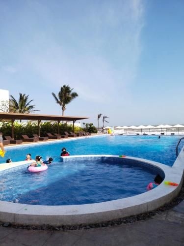 Aria Resort - BlueShaphire Can ho nghi duong co ho boi va bai tam rieng0