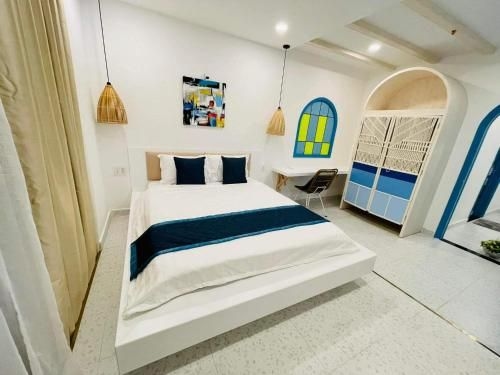 Aria Resort - BlueShaphire Can ho nghi duong co ho boi va bai tam rieng3