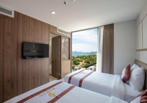 Deluxe Double or Twin Room with Partial Sea View