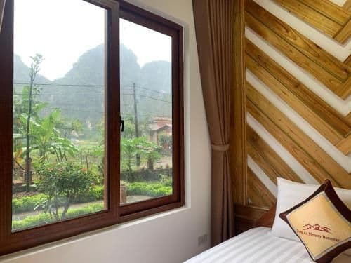 Family Room with Mountain View