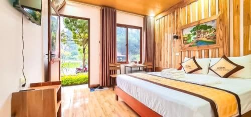 King Room with Mountain View