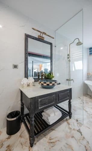 Deluxe Double Room with Bath