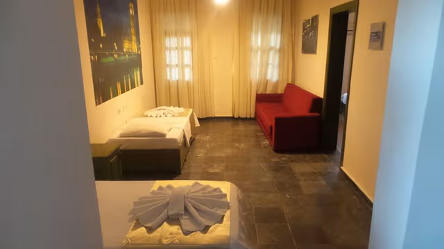 FAMILY ROOM CONNECTING ROOM