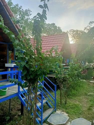 Bungalow with Garden View