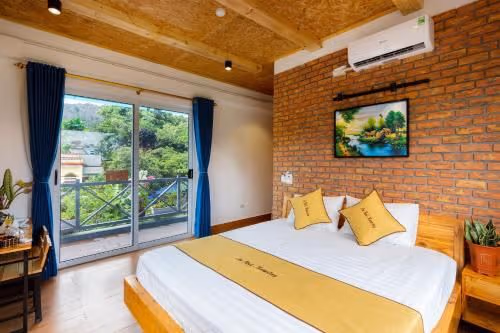 Double Room with Mountain View