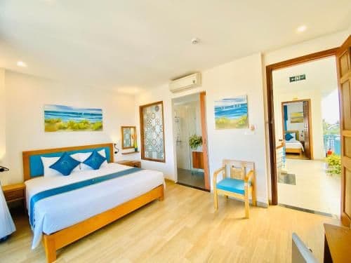Deluxe Double Room (2 Adults + 1 Child)