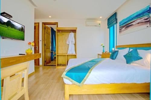 Deluxe Double Room (2 Adults + 1 Child)