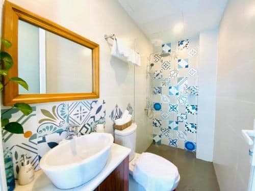 Deluxe Double Room (2 Adults + 1 Child)