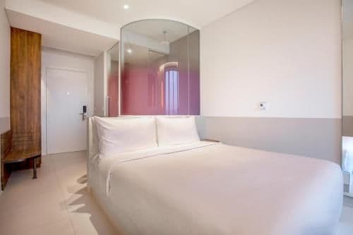 Standard Queen Urban View Room (Flexible check-in/out time)