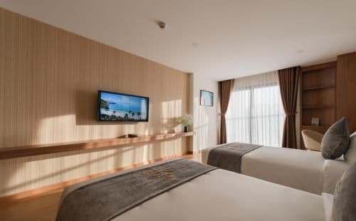 Superior Twin Room with City View