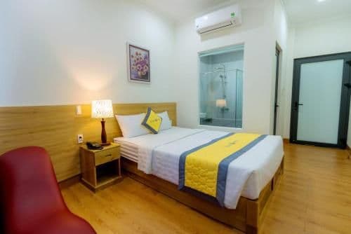 Deluxe Room (2 Adults + 1 Child)