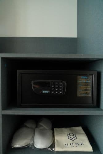 Deluxe Double Room (Window)
