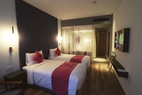 Deluxe Twin Room (Window)